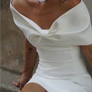 Elegant Off-Shoulder White Dress - meshki